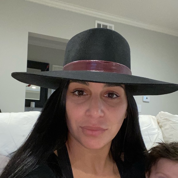 Meet your Posher, Ana - Picture 1 of 1